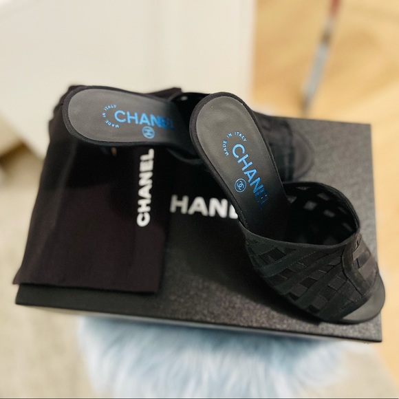 AUTHENTIC BRAND NEW CHANEL HEELED SANDALS - Picture 10 of 11
